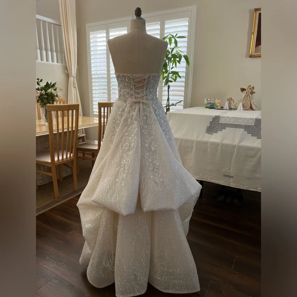Celebrity Owned Wedding Dress - Picture 4 of 6